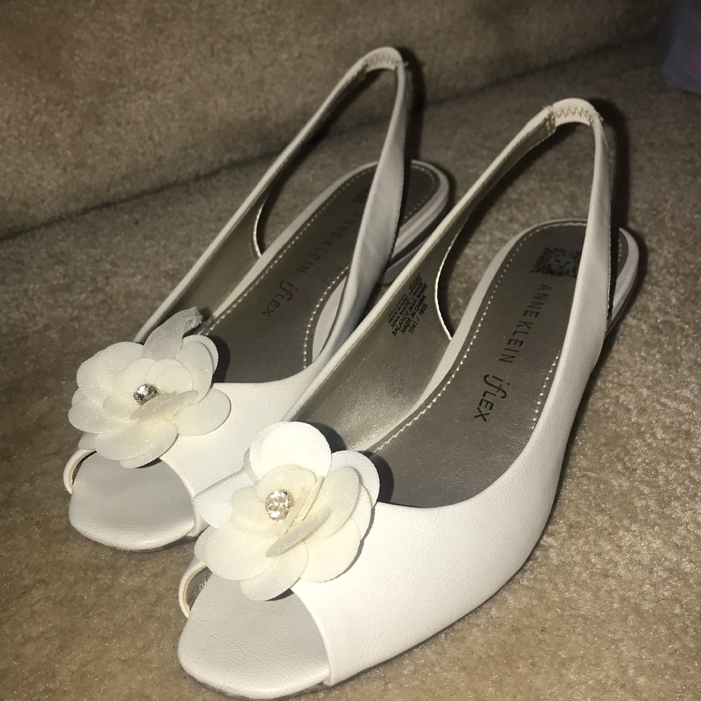 kids white low wedges heels